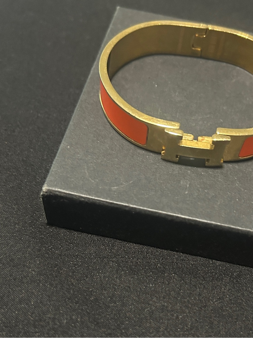 Arm candy - Picture 2 of 7